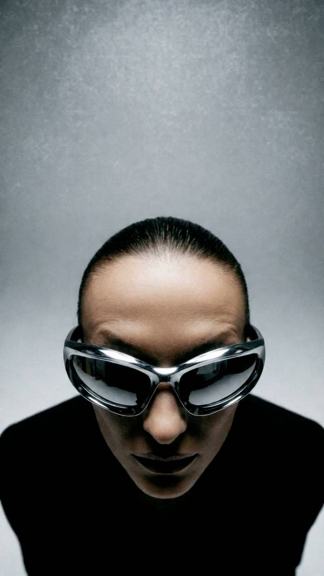 Silver Lens wallpaper artwork
